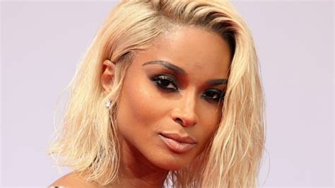 Ciara’s sizzling hot swimsuit photo might be her most。